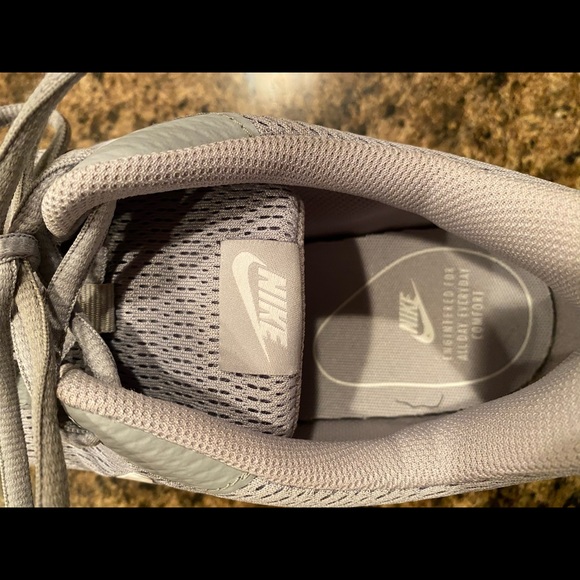 Nike Men’s shoes - Picture 5 of 6